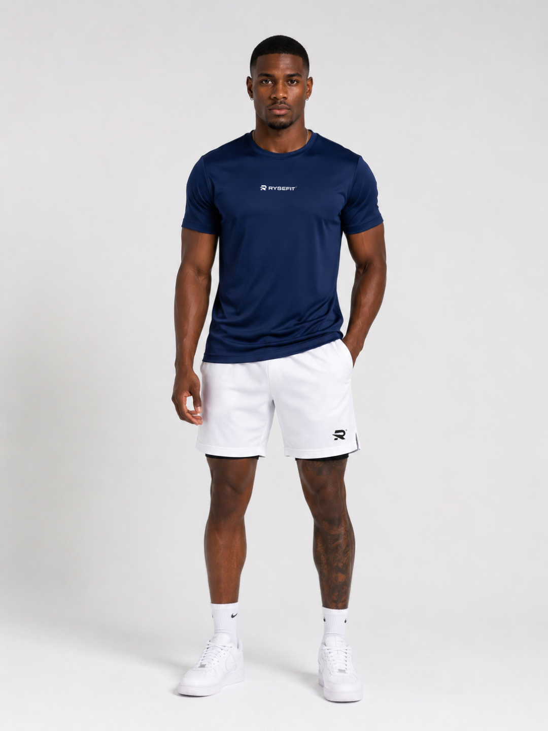 Conjunto de Treino Essential Custom — Monte o Seu