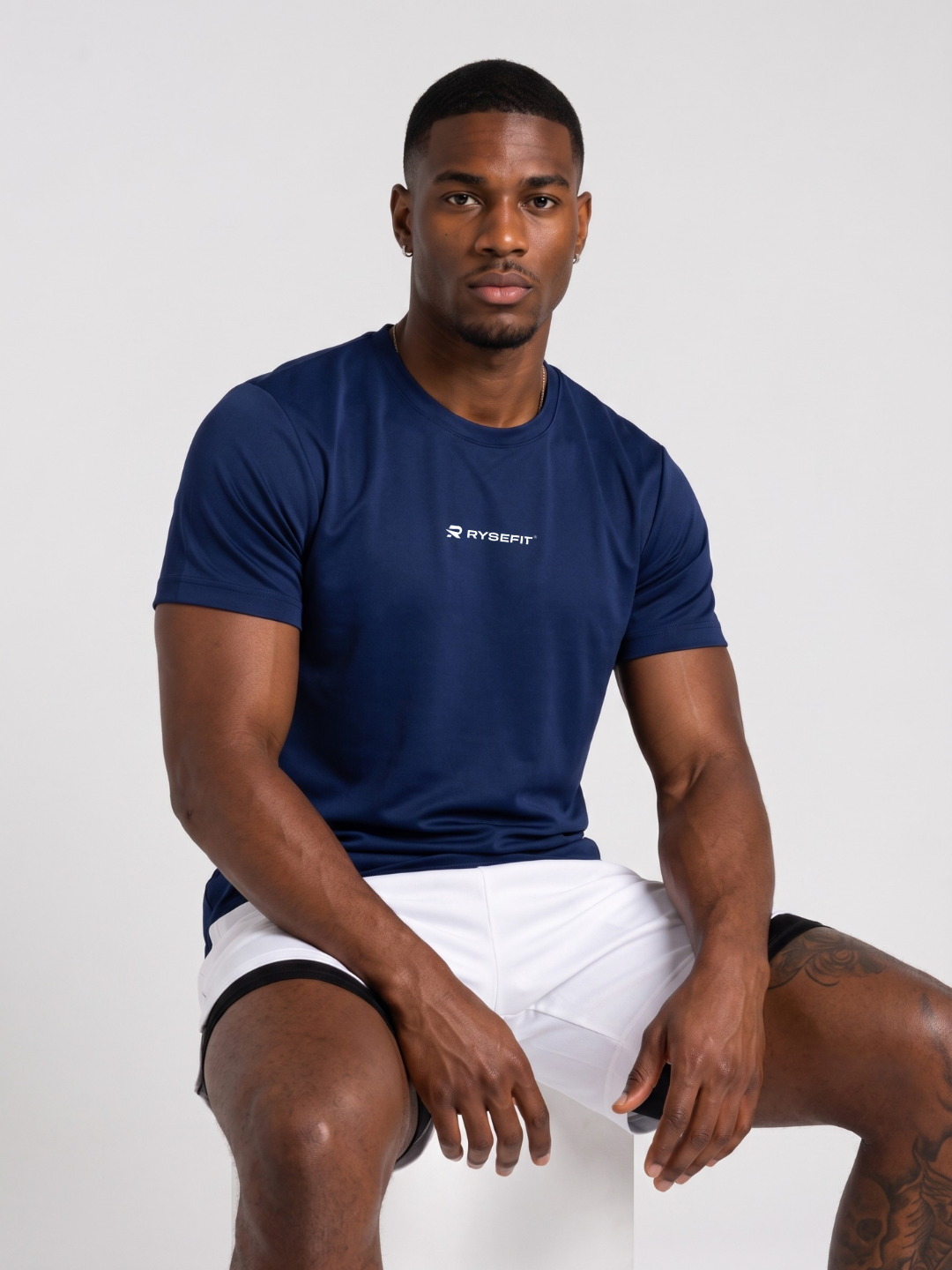 Conjunto de Treino Essential Custom — Monte o Seu