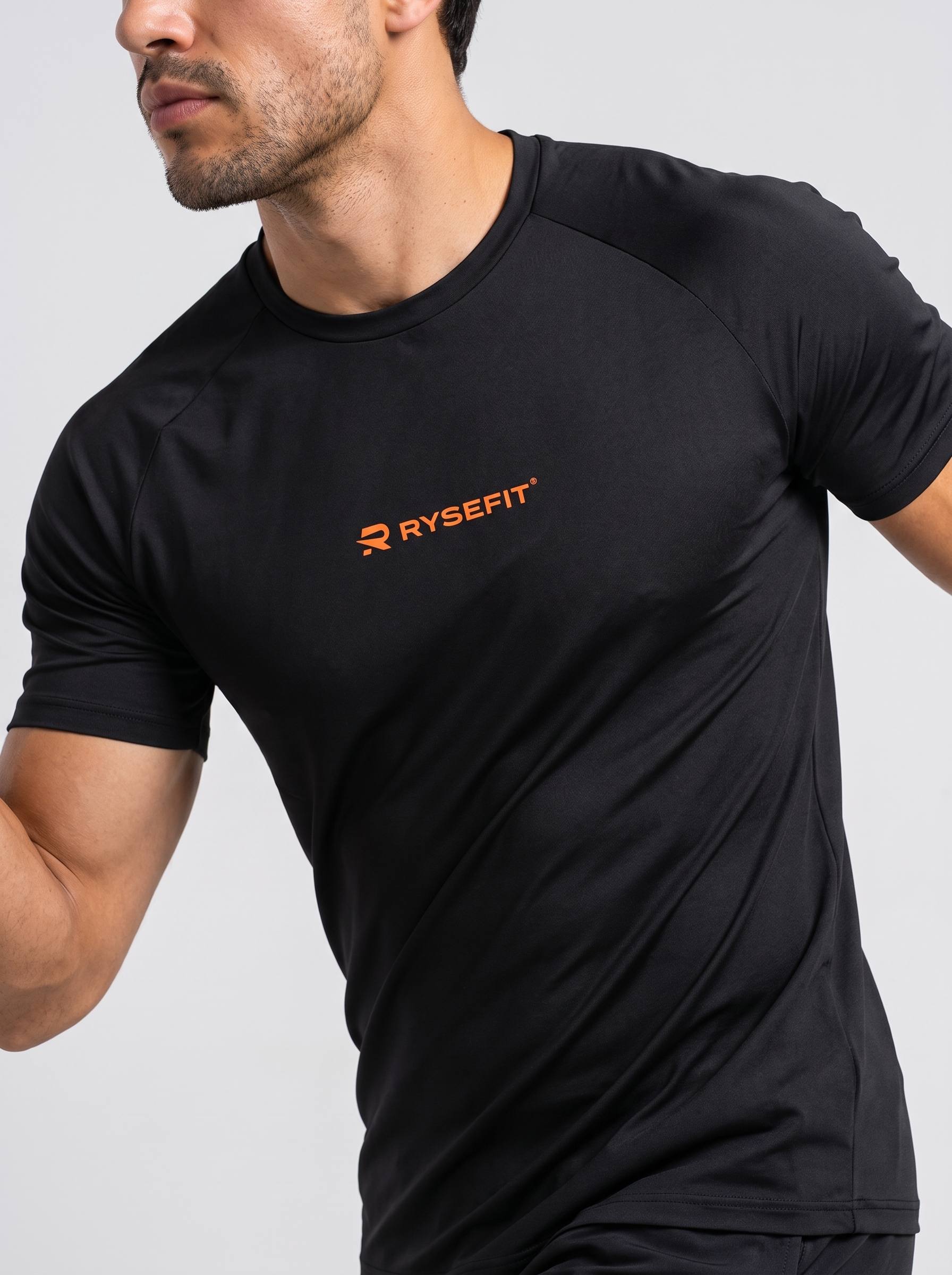 Conjunto de Treino Essential Custom — Monte o Seu