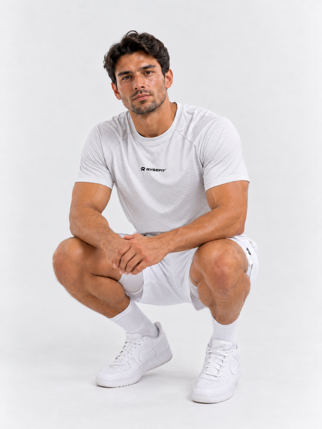 Rysefit Linha Stealth Branco: modelo agachado