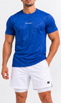 Rysefit Conjunto Stealth Custom: meio corpo com camiseta camuflada azul e short branco